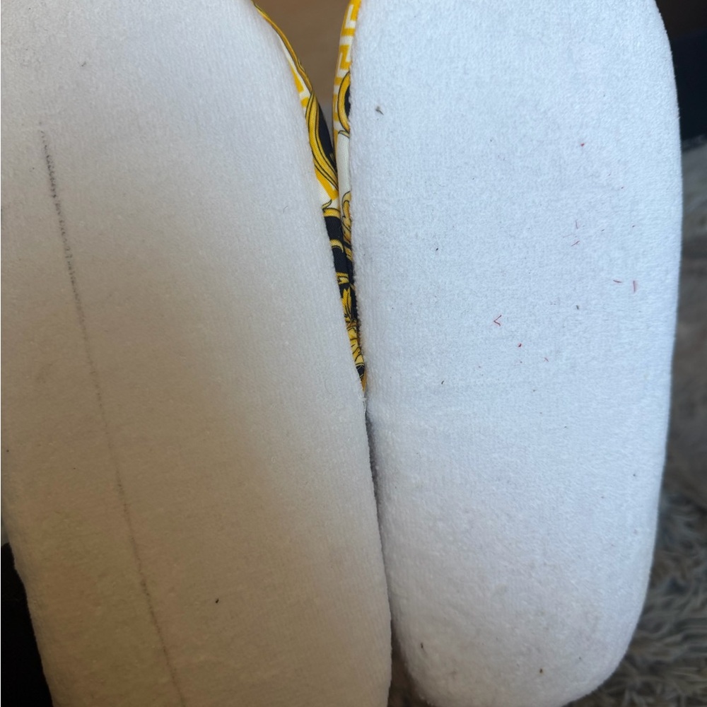 Versace Baroque Medusa Bath Slippers Size M White Gold Greek Key Like New - Picture 5 of 7
